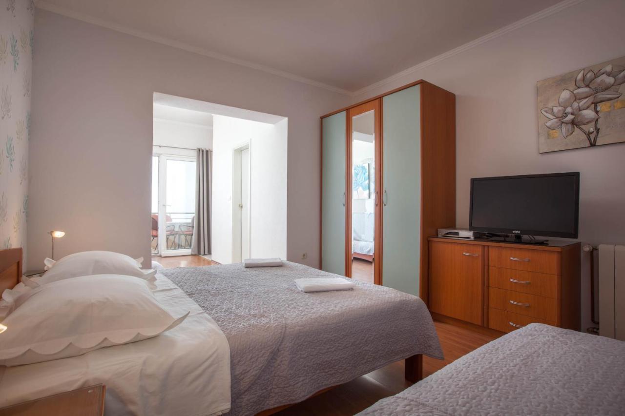 Apartments Marijan - Beachfront Tučepi Екстериор снимка