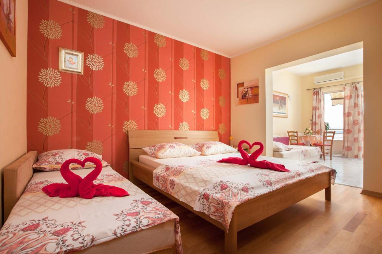 Apartments Marijan - Beachfront Tučepi Екстериор снимка