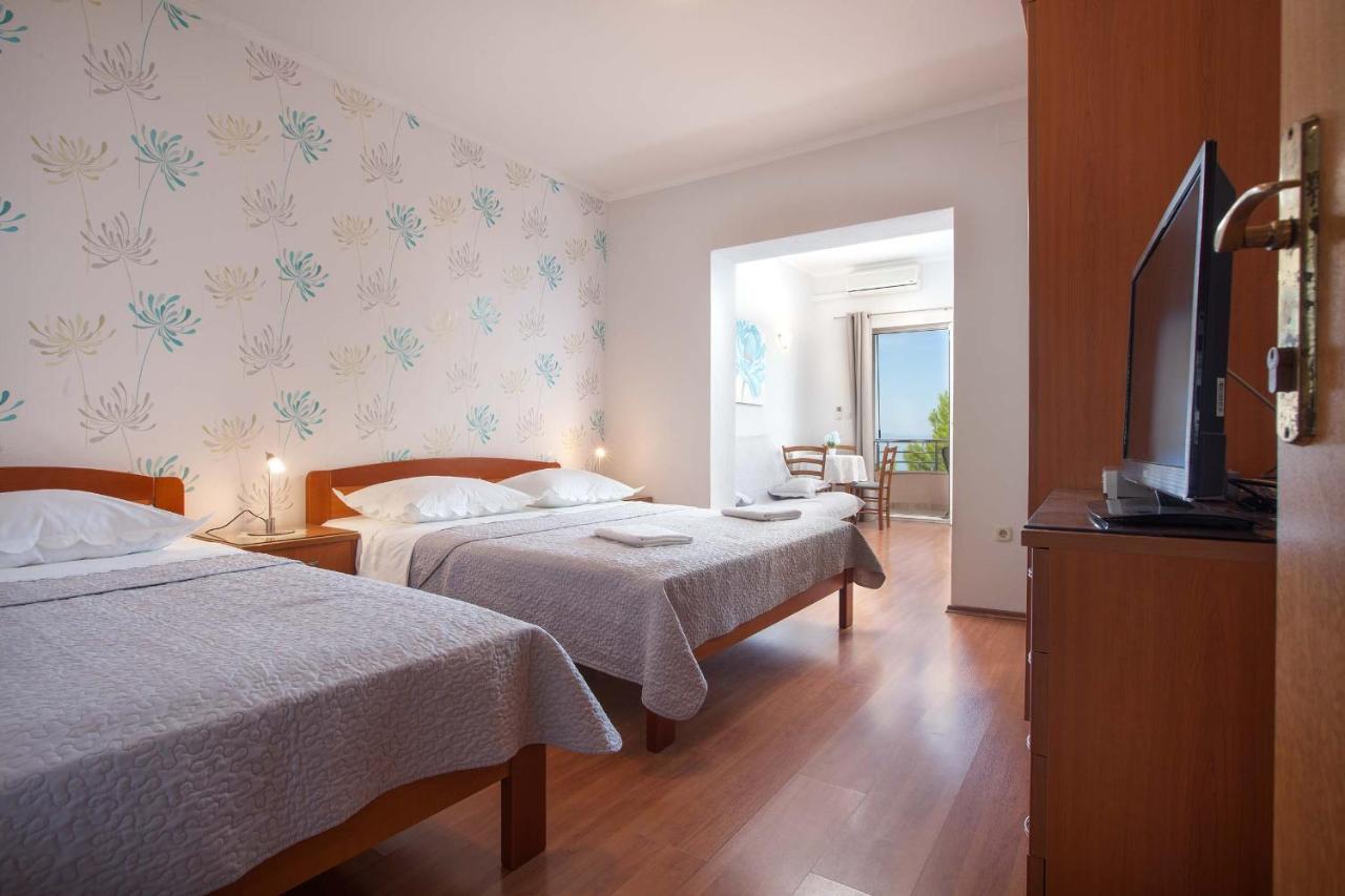 Apartments Marijan - Beachfront Tučepi Екстериор снимка