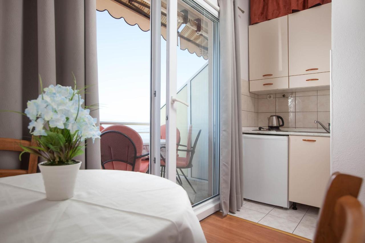 Apartments Marijan - Beachfront Tučepi Екстериор снимка
