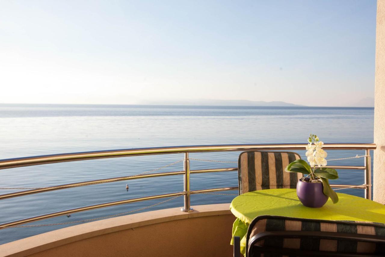 Apartments Marijan - Beachfront Tučepi Екстериор снимка