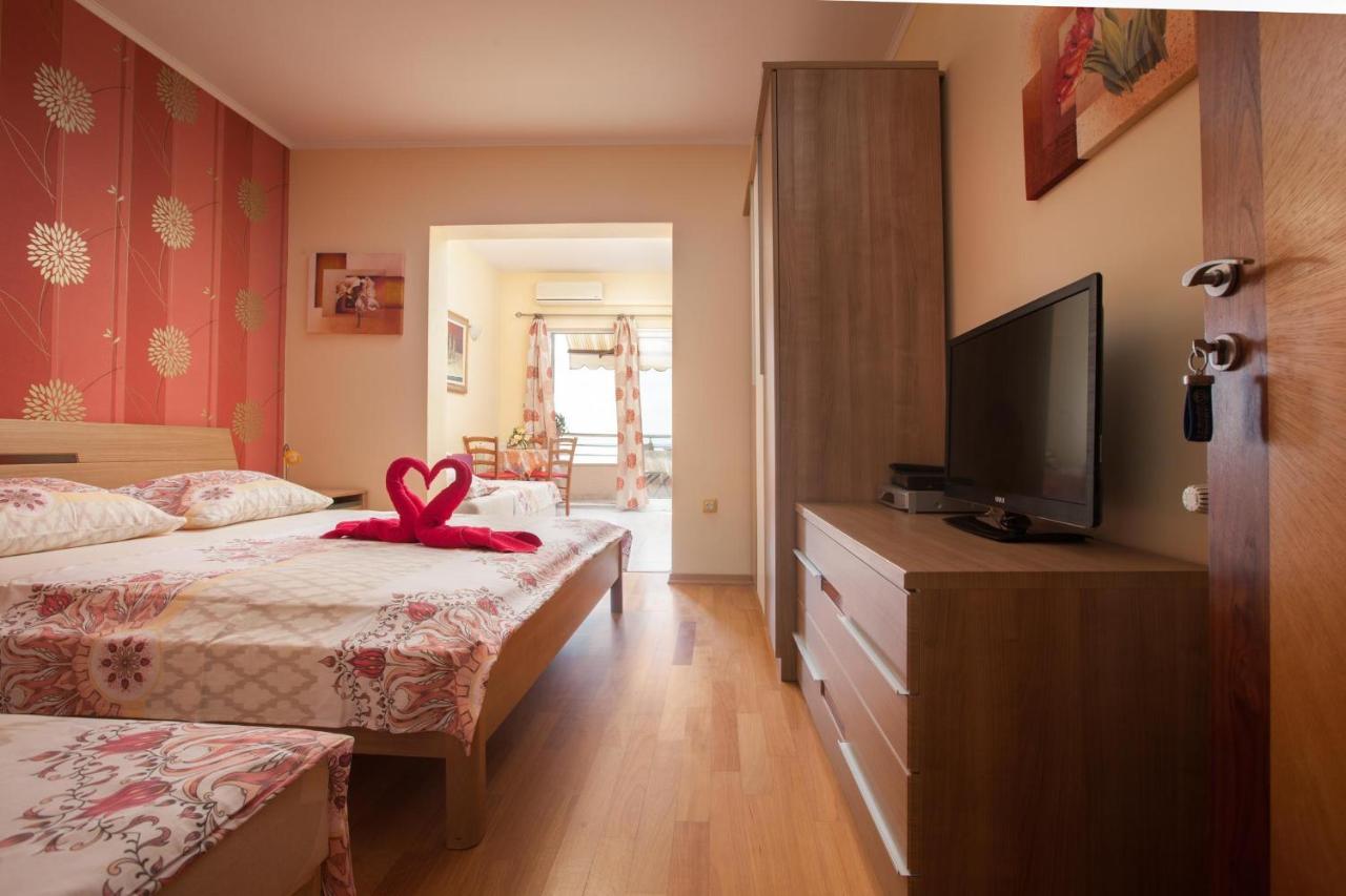 Apartments Marijan - Beachfront Tučepi Екстериор снимка