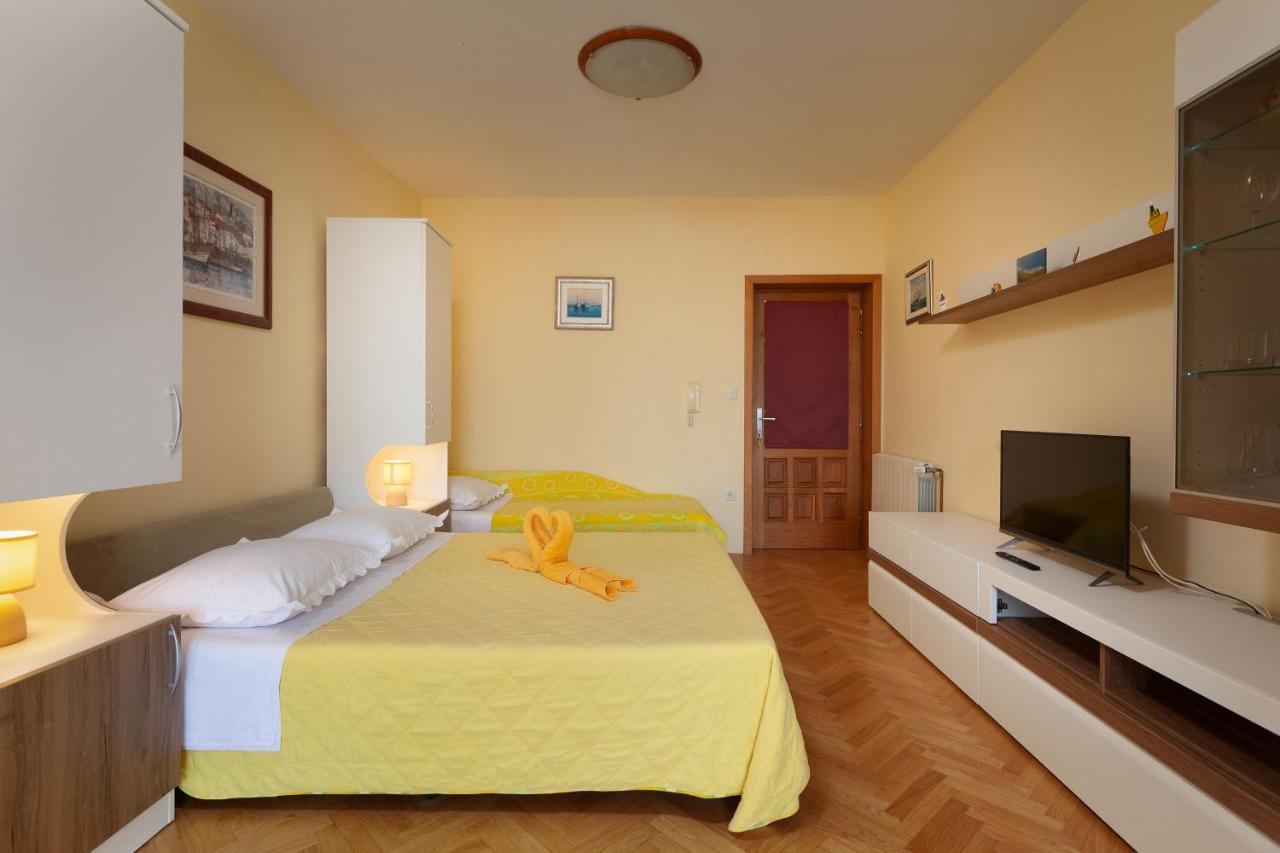 Apartments Marijan - Beachfront Tučepi Екстериор снимка